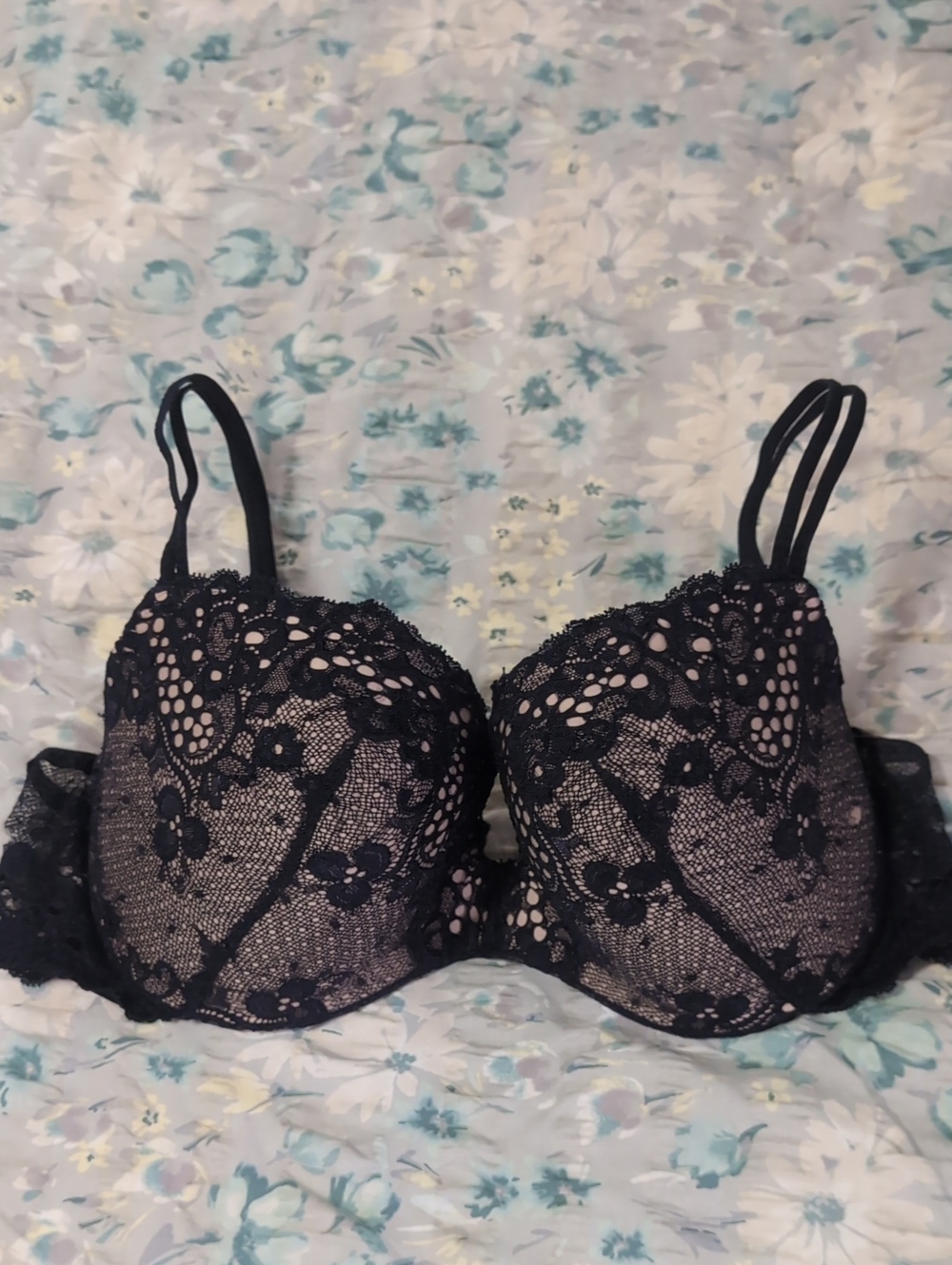 Victoria Secret "Very Sexy"Lace Overlay Underwire Bra - 38D -Women Intimates